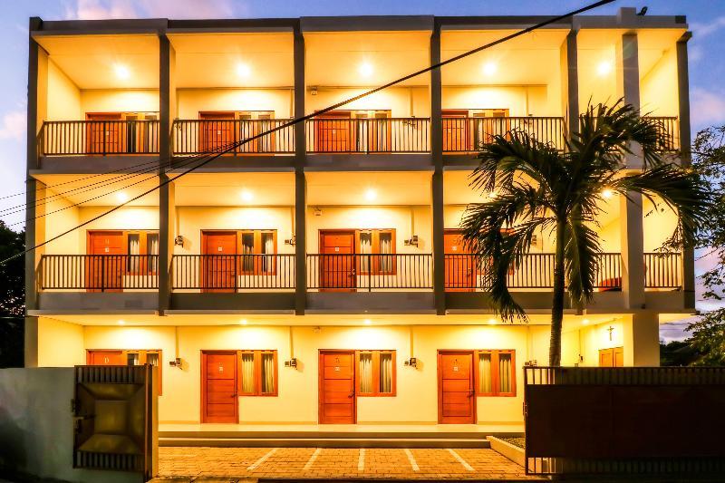 Oyo 1200 Kencana Residence جيمباران المظهر الخارجي الصورة